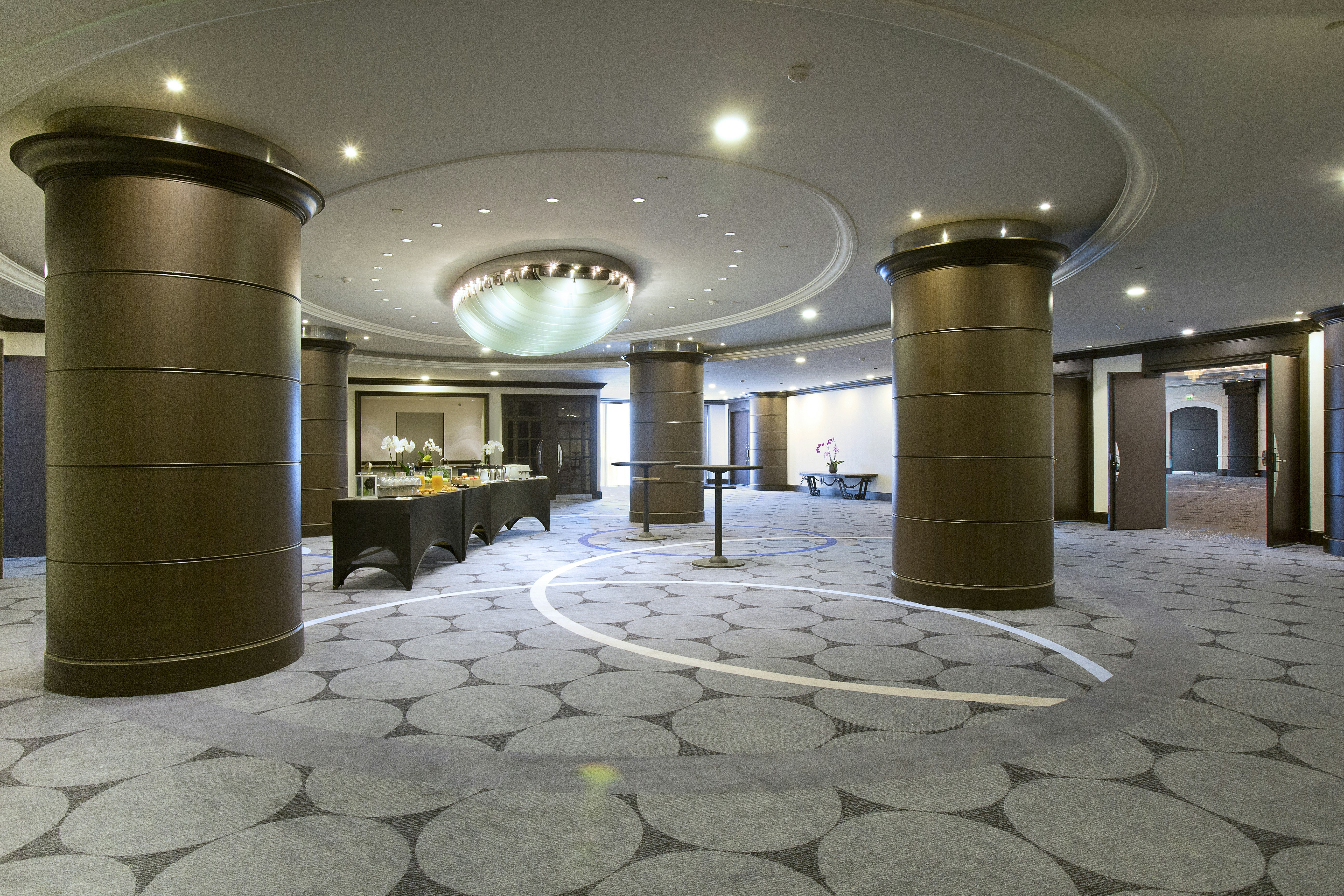 Hilton Paris Charles De Gaulle Airport 11/84