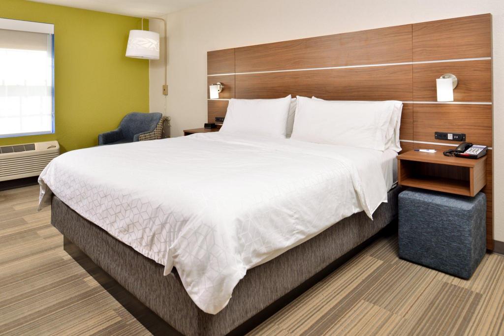 Standard, King Bed, Accessible
