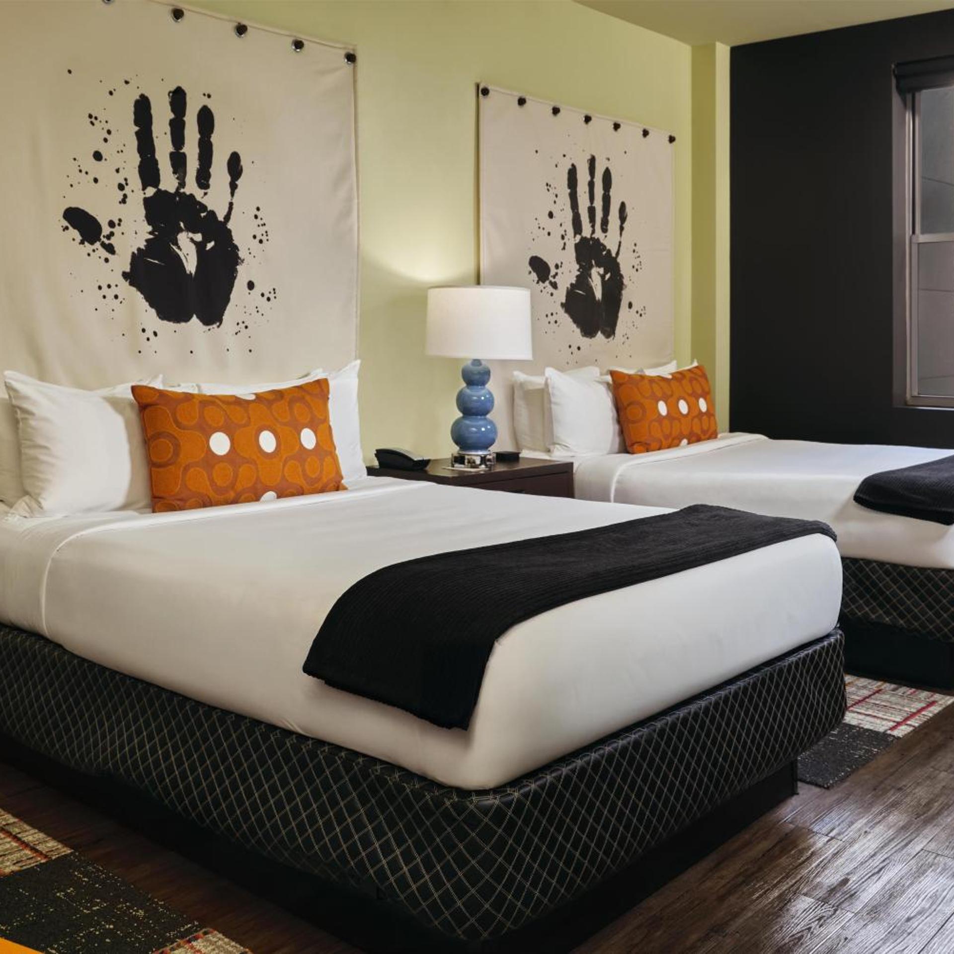 Suite, 2 Queen Beds, Sofa