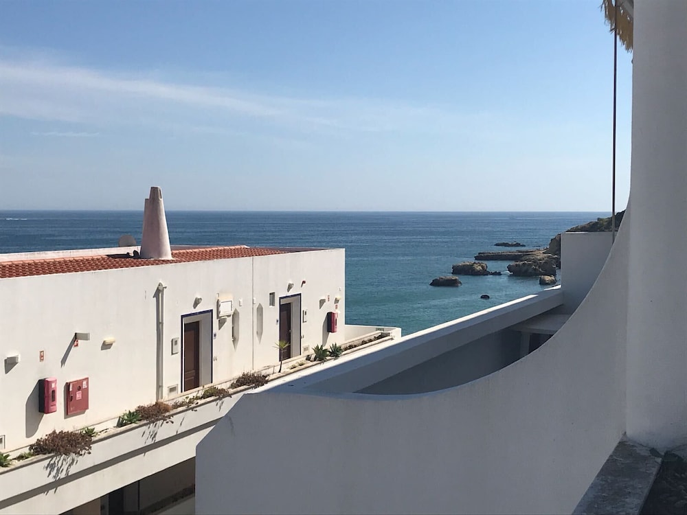 BORDA D AGUA APARTMENTS 66/75
