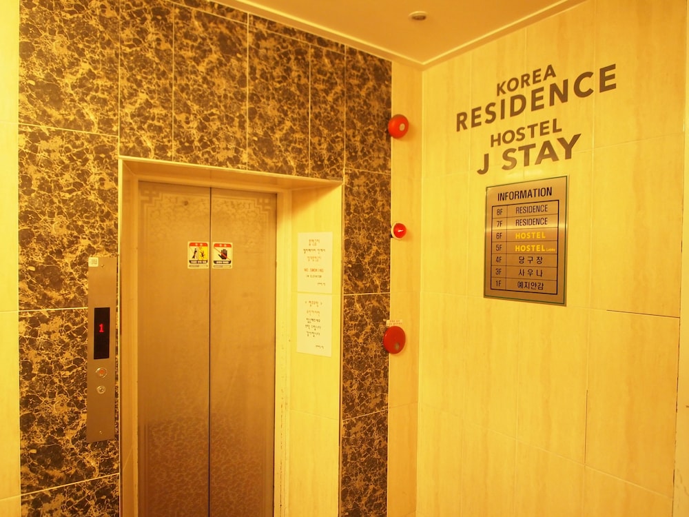 Hostel J Stay 24/36