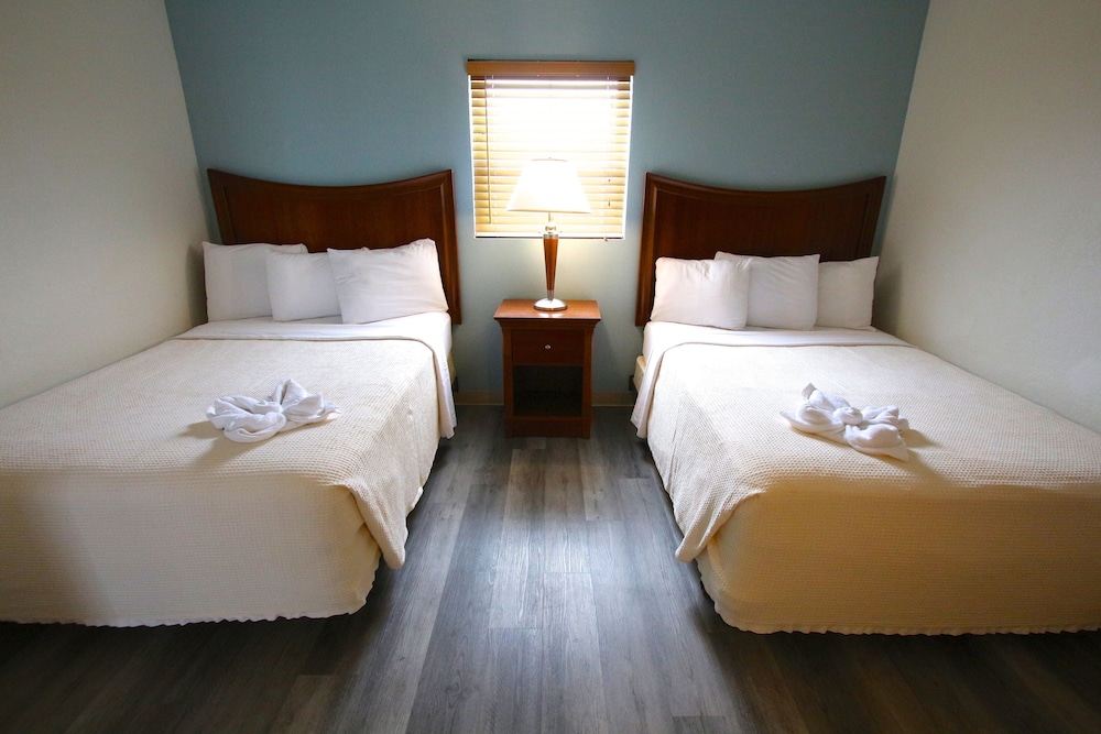 Crusader Oceanfront Resort and Restaurant 14/41