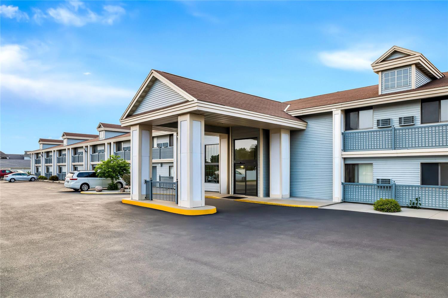 Super 8 By Wyndham La Crosse 45/45