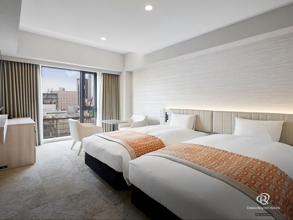 MODERATE, TWIN BEDS