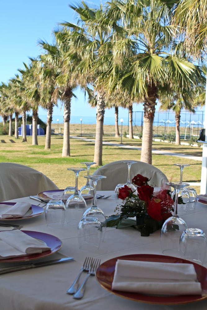 Medea Beach Resort 25/50