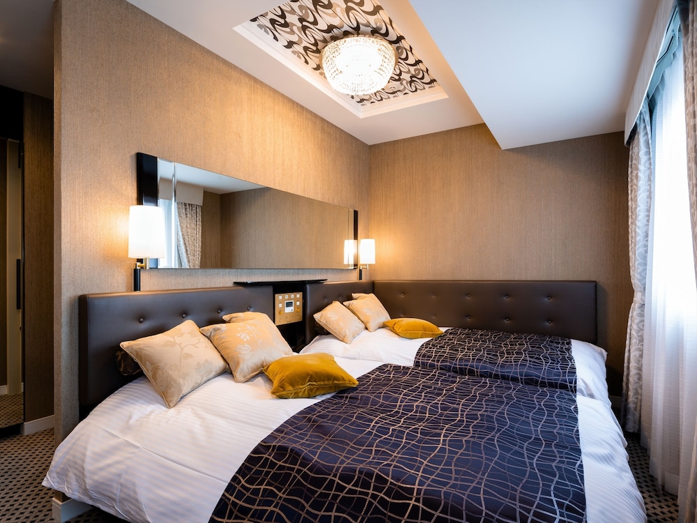 DELUXE, TWIN BEDS
