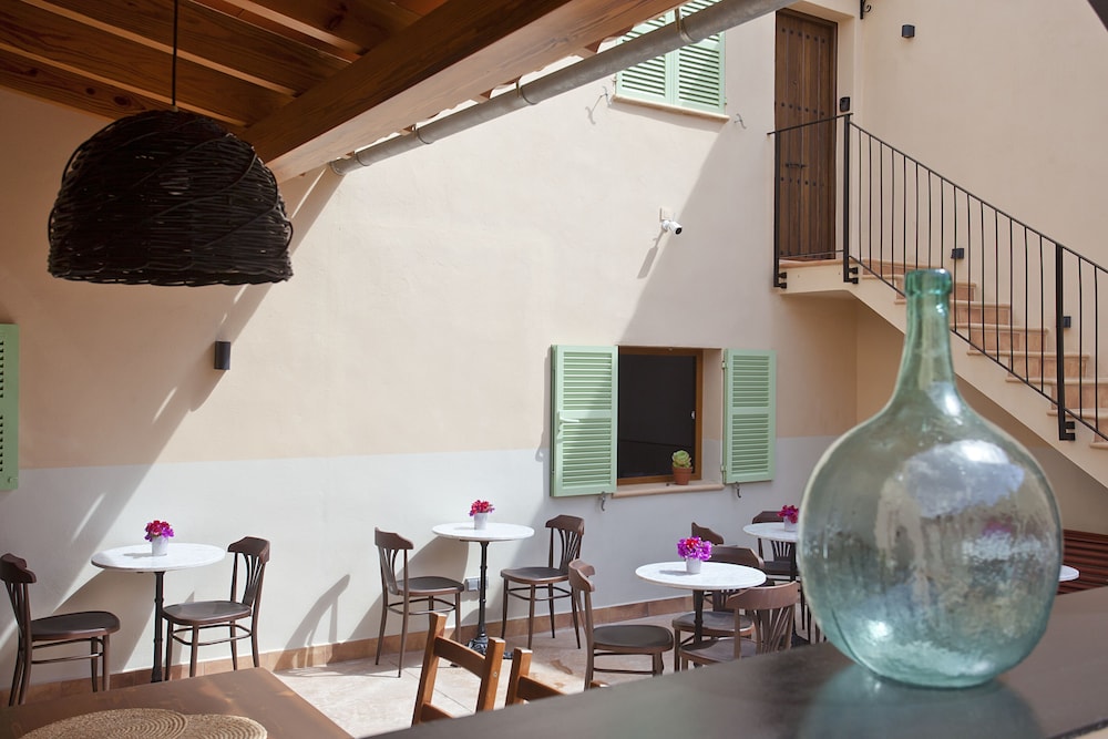 CASAL DE PETRA ROOMS & POOL 40/50