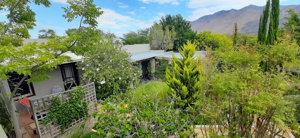 Abigails Garden Cottage [VR] 36/41