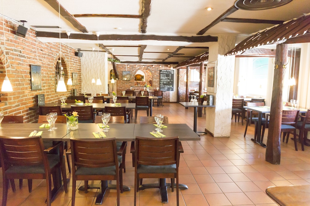 restaurant-cafeteria