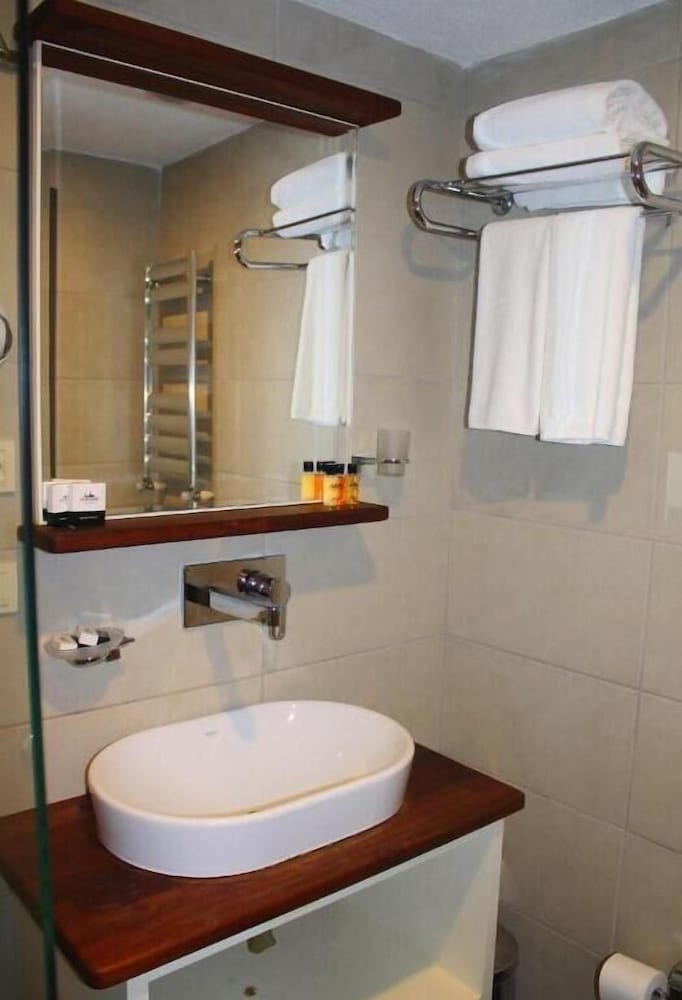 Tophane Suites 33/39