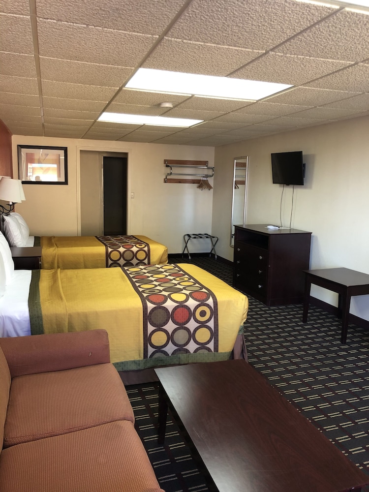 Americas Best Value Inn Suites 25/36