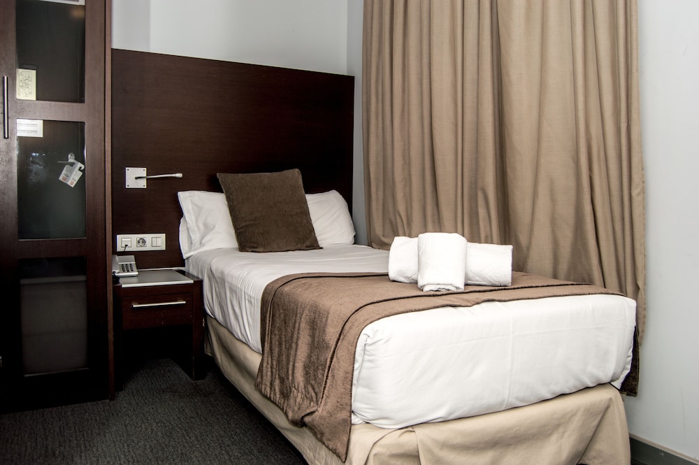 Hotel Madanis Liceo 18/50