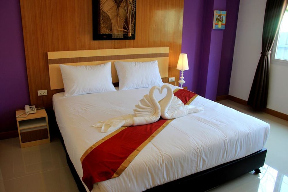 Panmanee Hotel 8/35