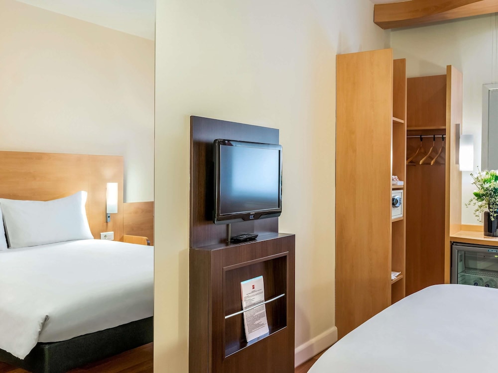 Ibis Izmir Alsancak 11/46