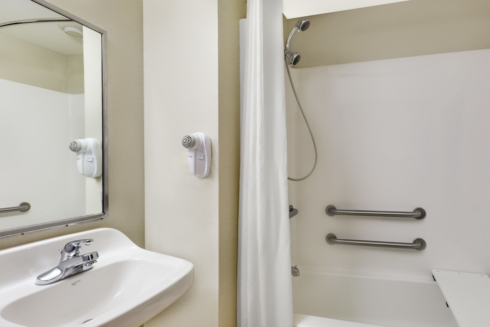 Microtel Inn & Suites Tuscaloosa Near University 9/30
