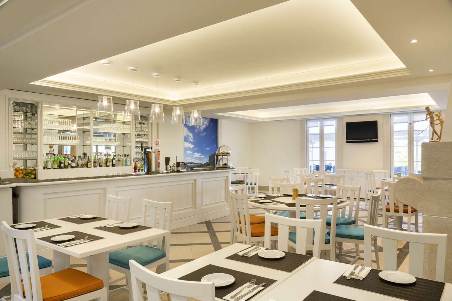 restaurant cafeteria