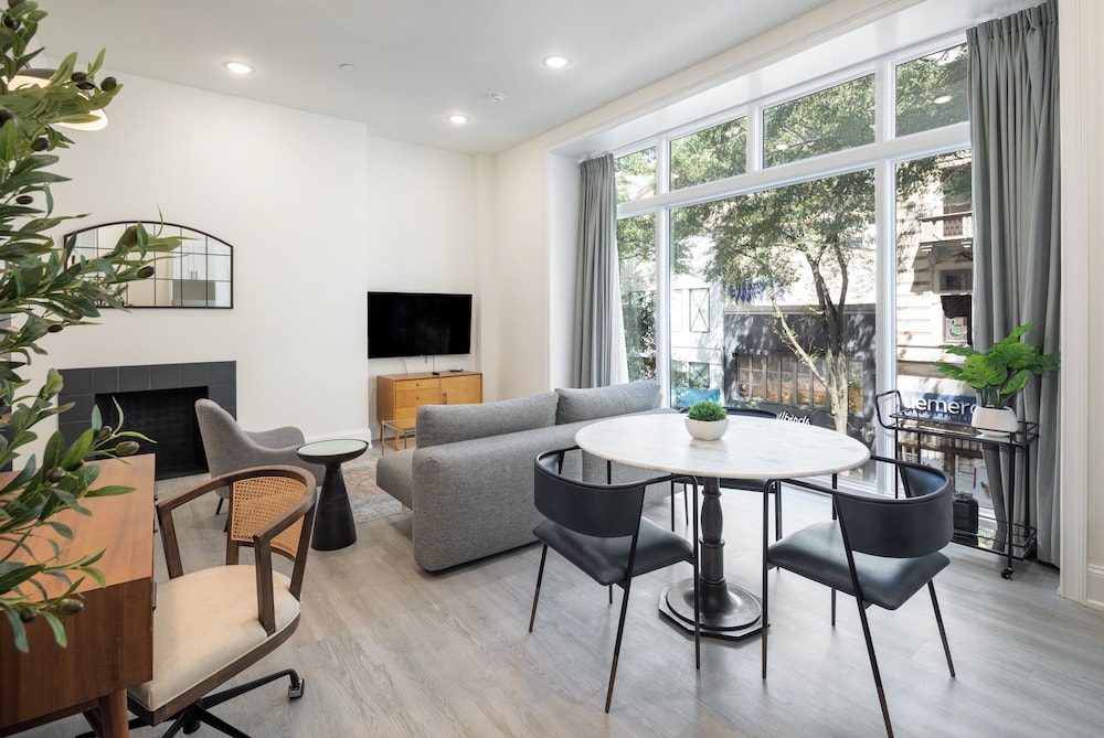Sosuite at French Quarters - Rittenhouse Square 34/50