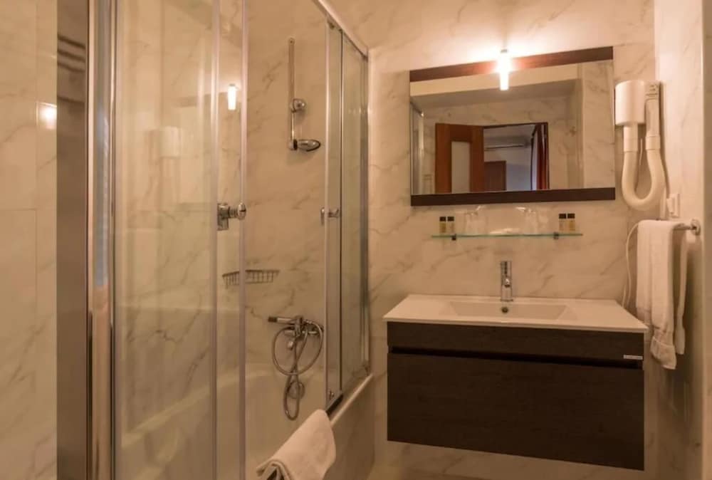 Pao de Acucar Hotel 46/50