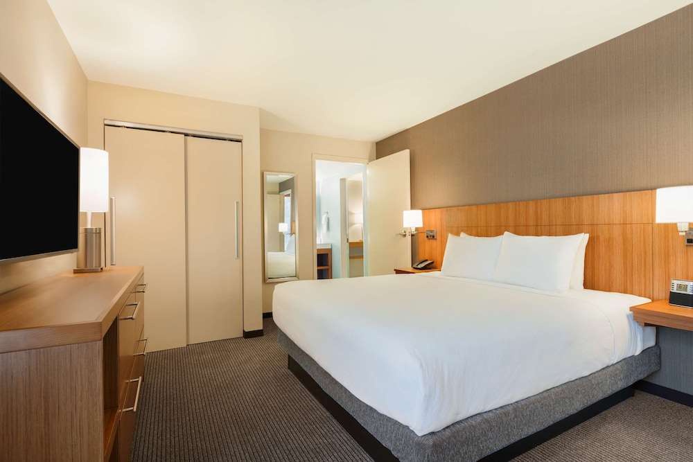 Hyatt Place Houston / The Woodlands 14/64