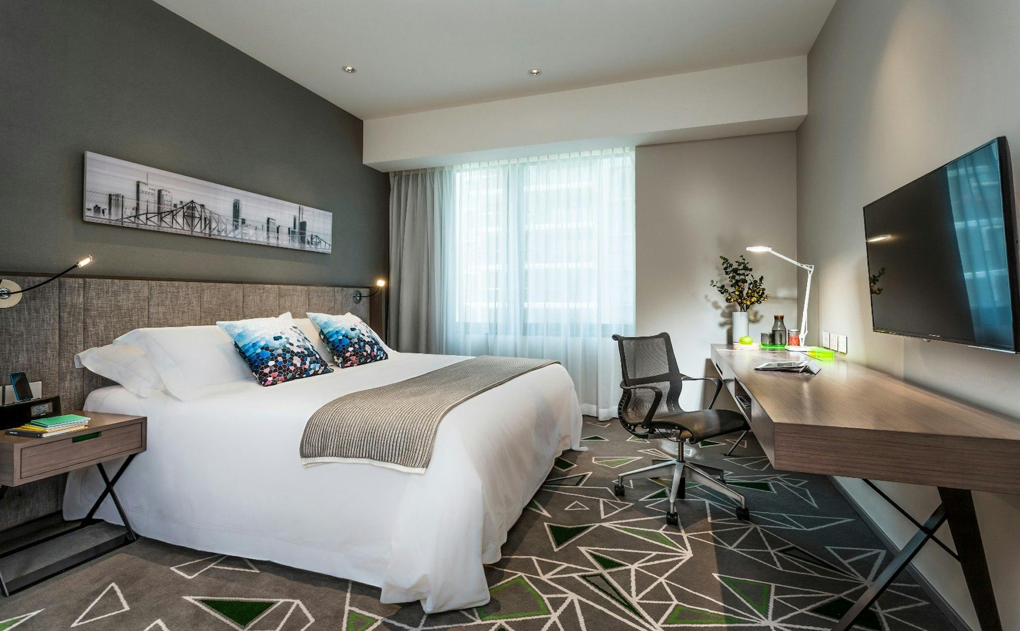 EXECUTIVE, APARTMENT, KING BED