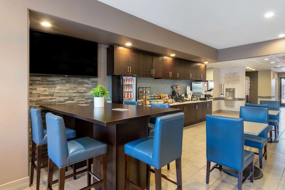 Microtel Inn Suites By Wyndham Tracy 45/67