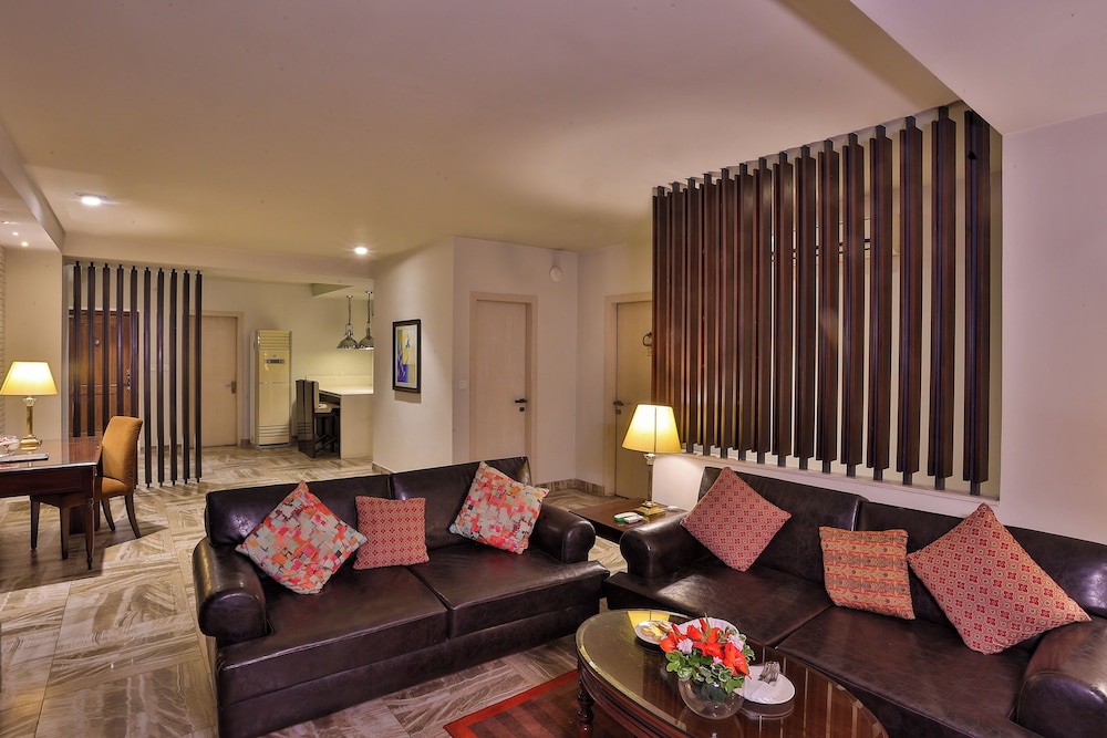 Avari Xpress Islamabad 21/42