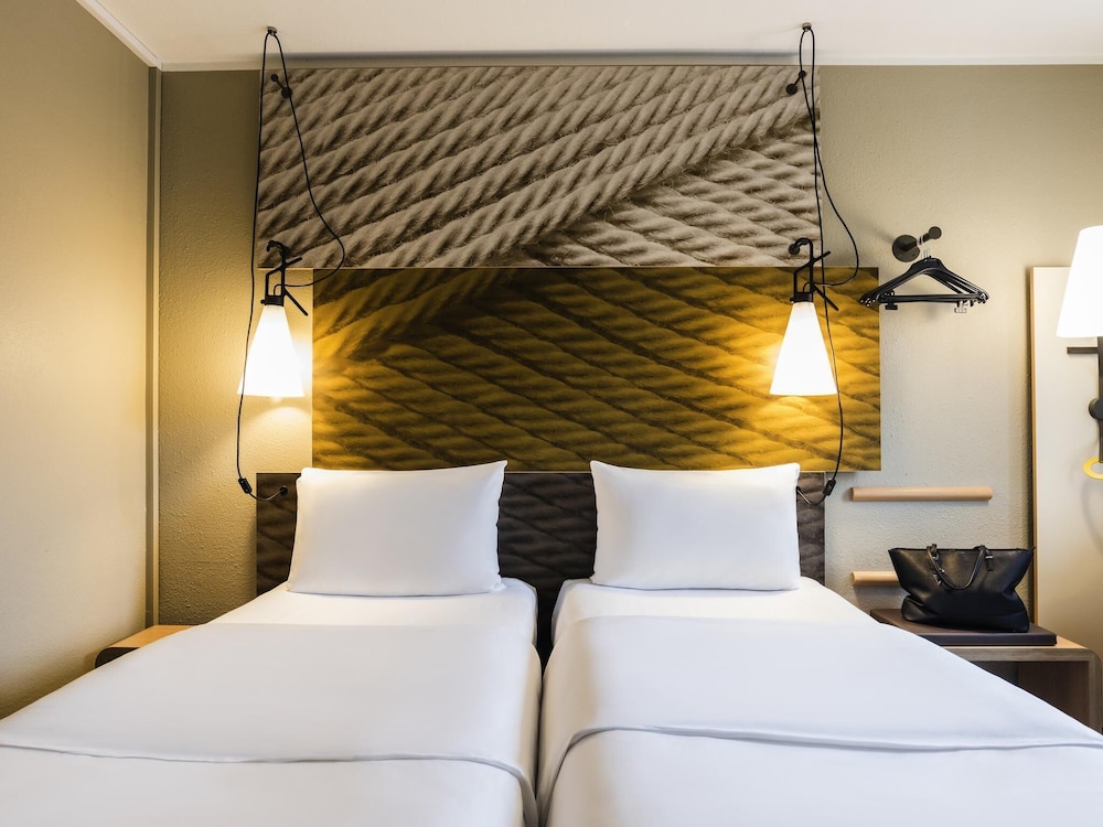 Ibis Heidelberg Hauptbahnhof 32/73