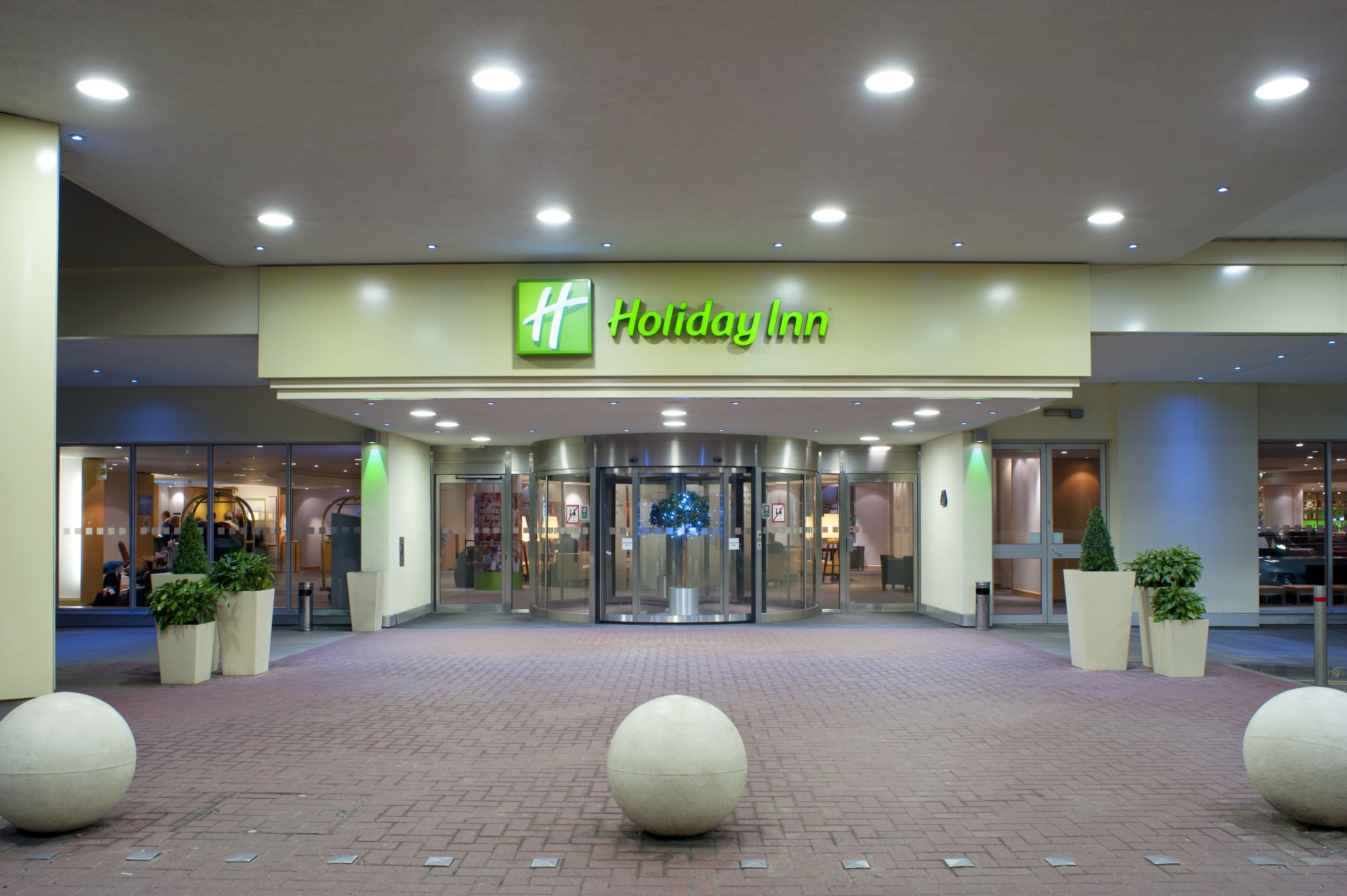 HOLIDAY INN LONDON HEATHROW M4J4 56/62