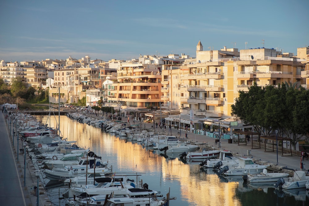 Porto Drach Aparthotel & Suites 41/47