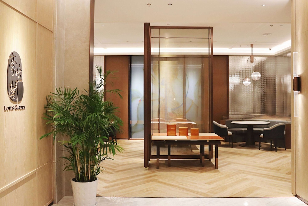 HOJO China Communications Construction Plaza Chongqing 40/65
