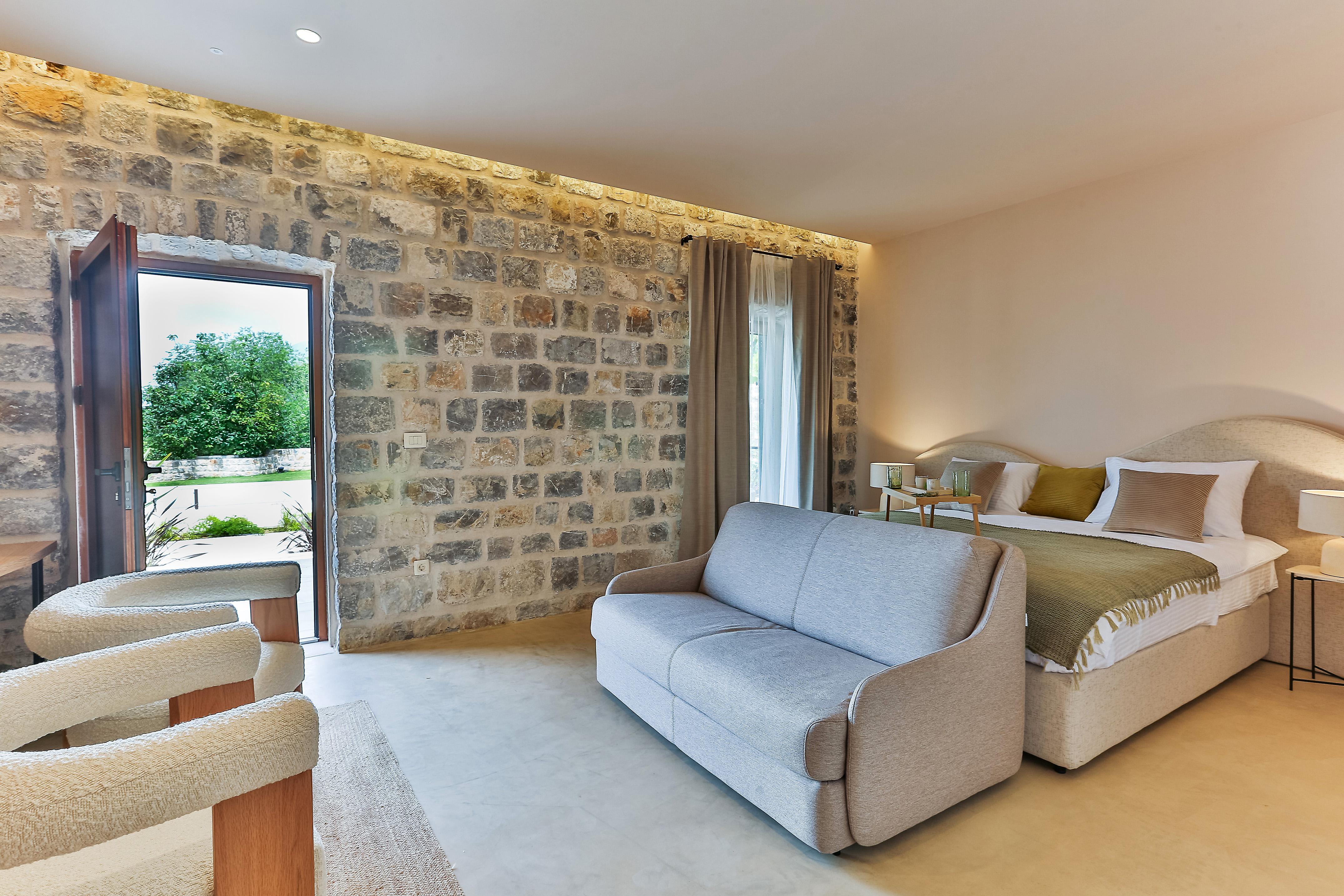Deluxe, Studio, Suite, Pool View, Balcony