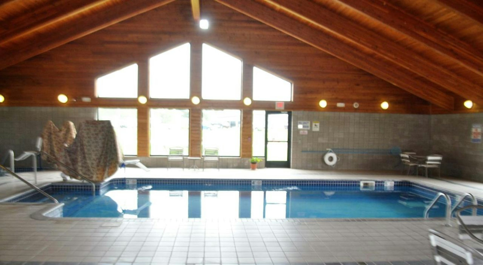 Fairbridge Inn Suites In Thorp Wi 26/47