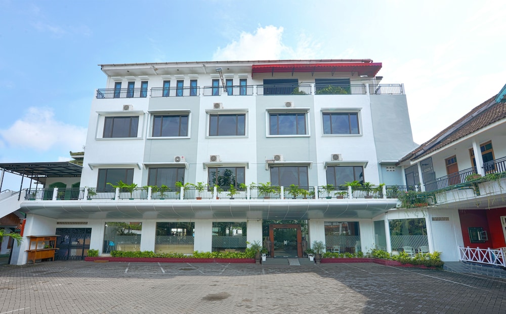 Hotel Bhinneka Malioboro (ex Capital O 606 Hotel Bhinneka) 1/23