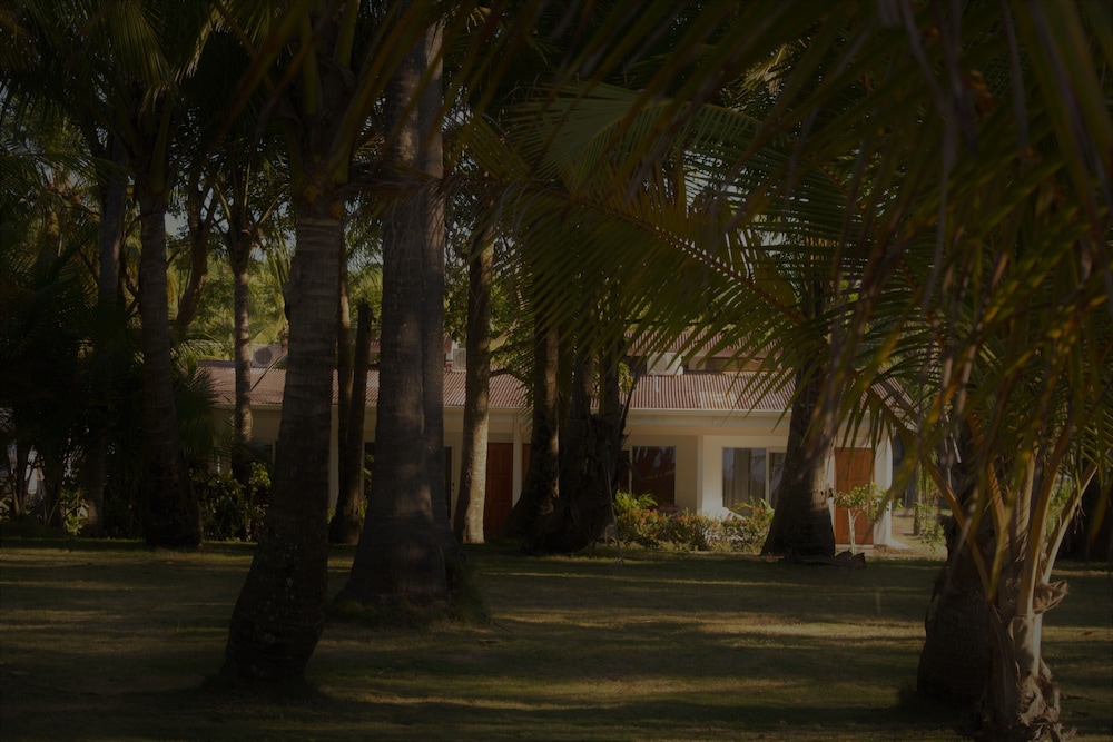 La Isla Hotel 27/35
