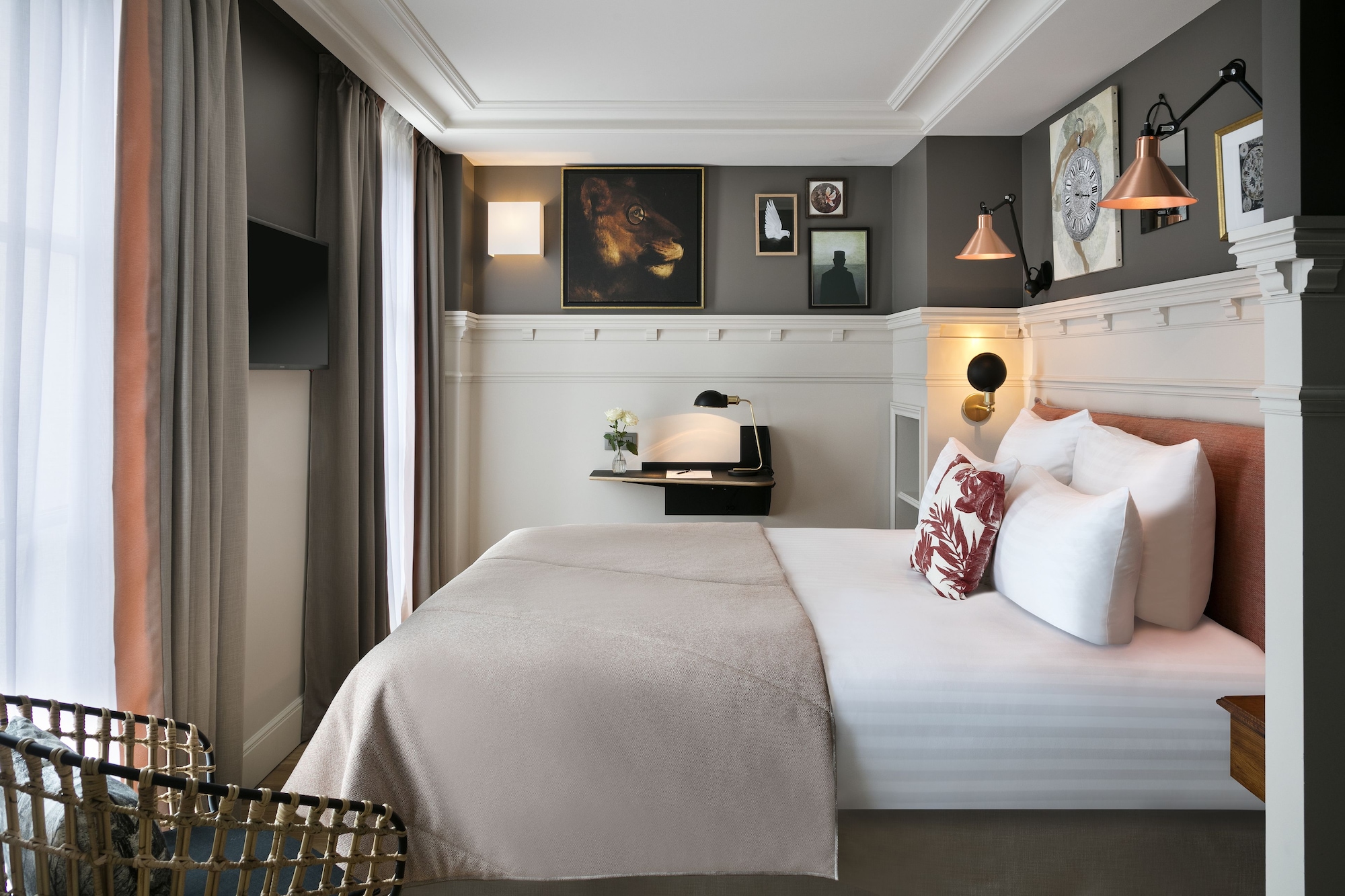 CLASSIC, DOUBLE OR TWIN BED