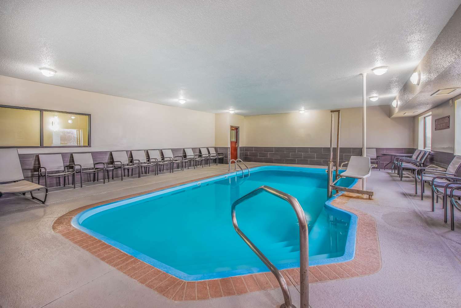 La Quinta Inn & Suites by Wyndham Fairborn Wright-Patterson 27/50