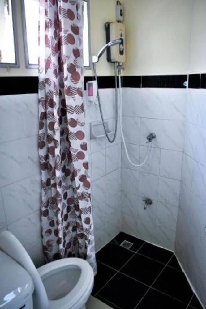 MANEE GUEST HOUSE 24/26