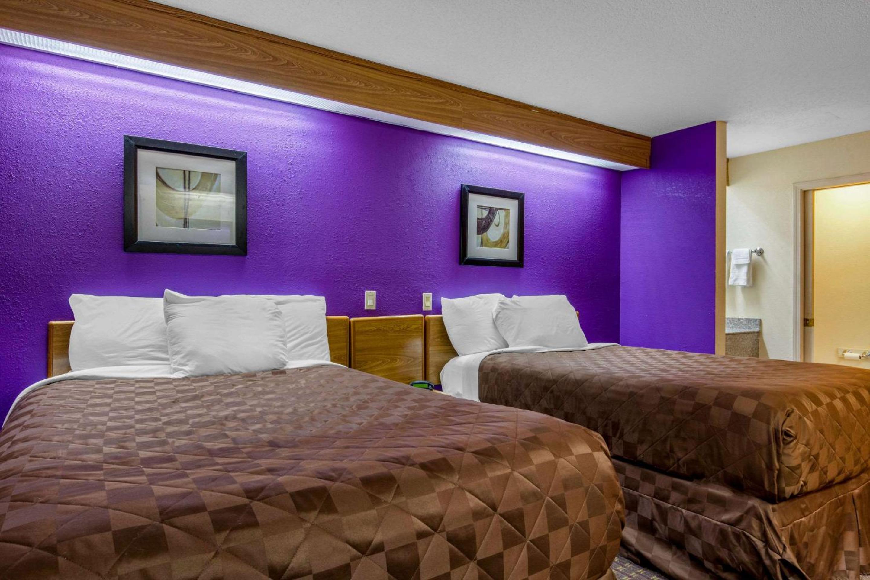 2 Full Beds Non-Smoking