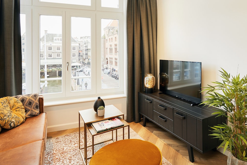 Damrak Short Stay Amsterdam 22/35