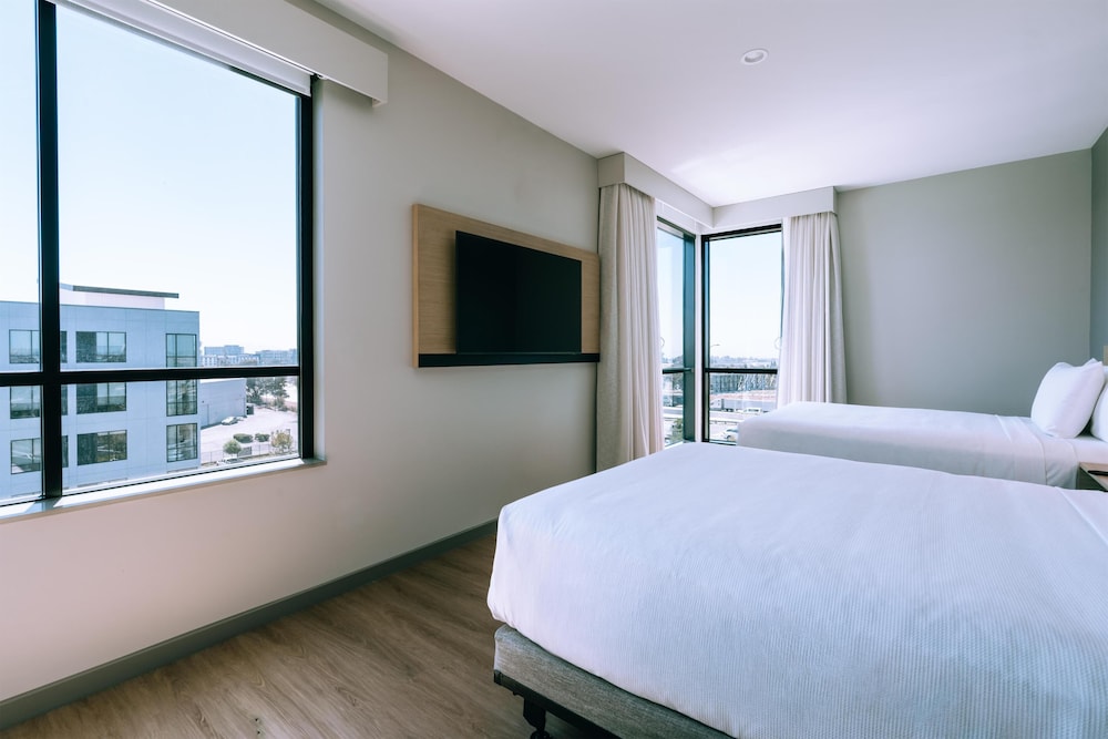 Hyatt House Ontario Airport 16/50
