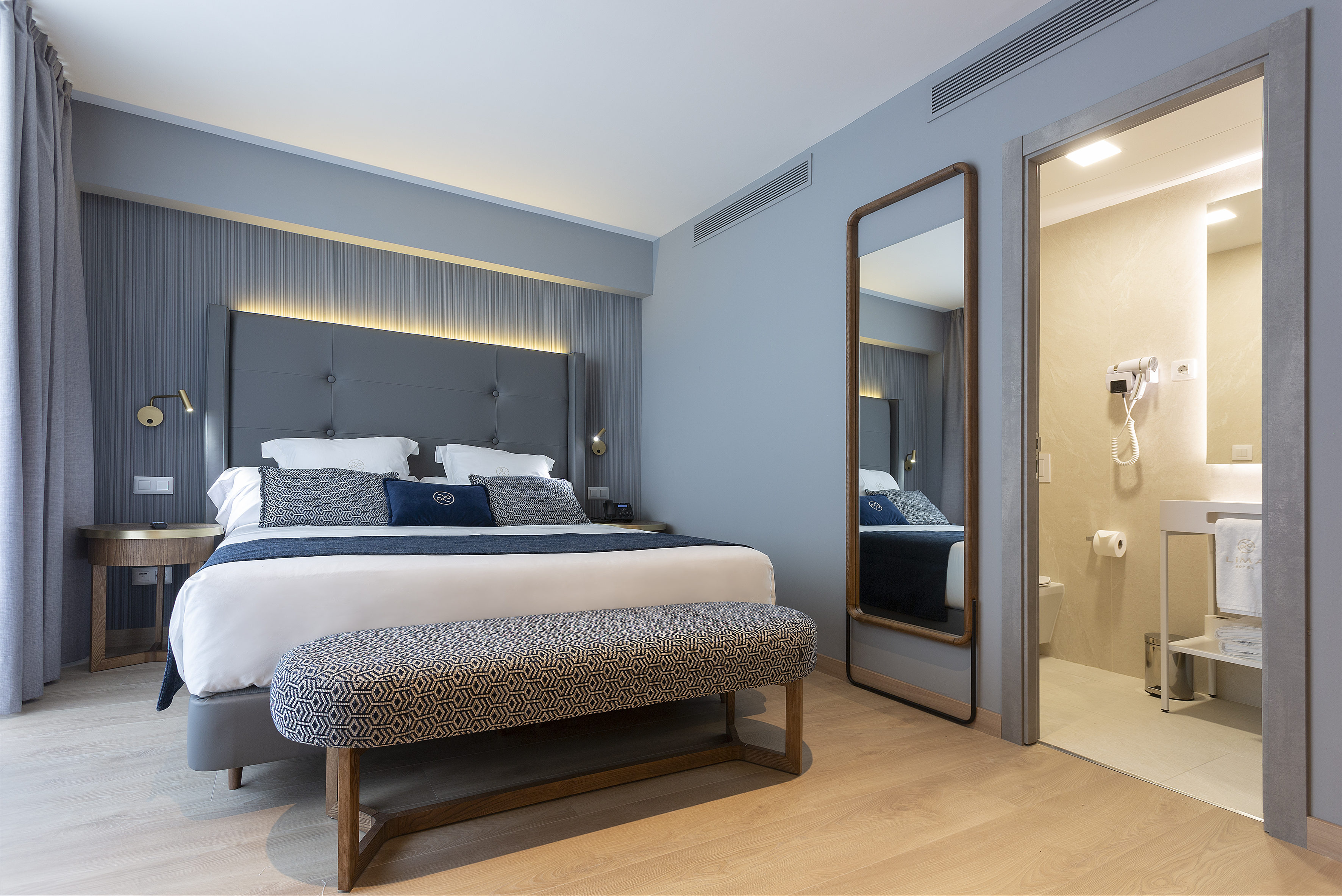 INTERIOR, SINGLE, DOUBLE BED