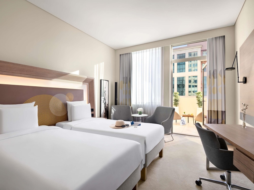Novotel Bur Dubai 12/48