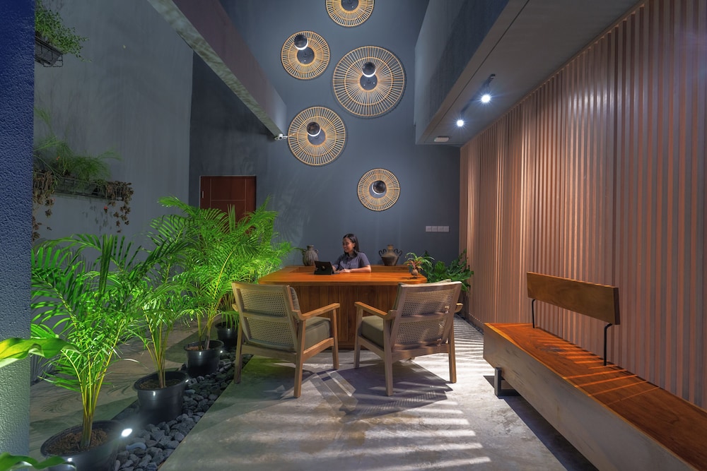 Ayom Suite 3/44