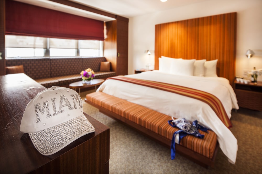The Tony Hotel South Beach 10/80