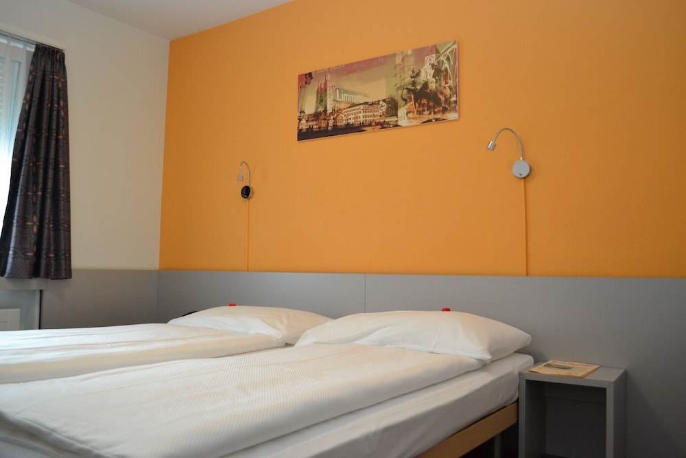 Alexander Guesthouse 23/54