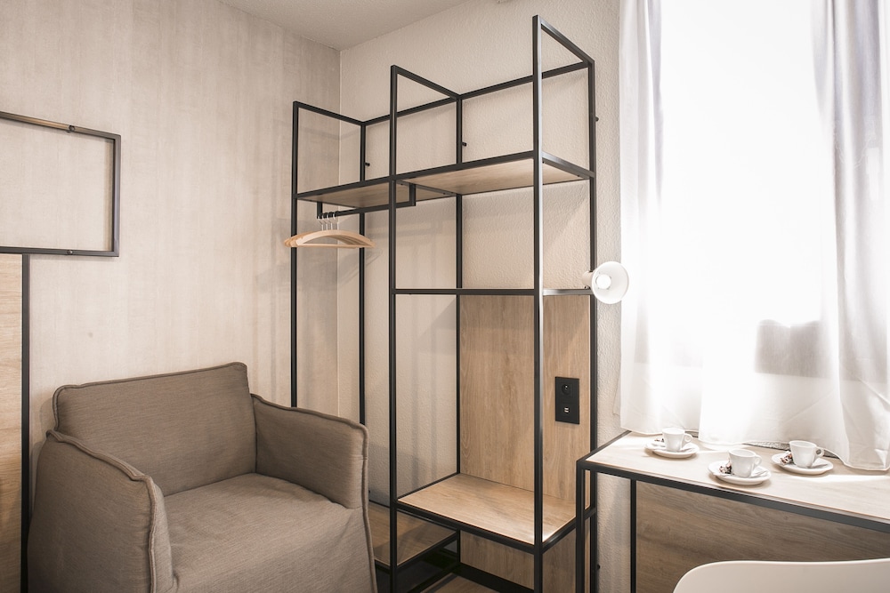 Ibis Avignon Sud 28/72