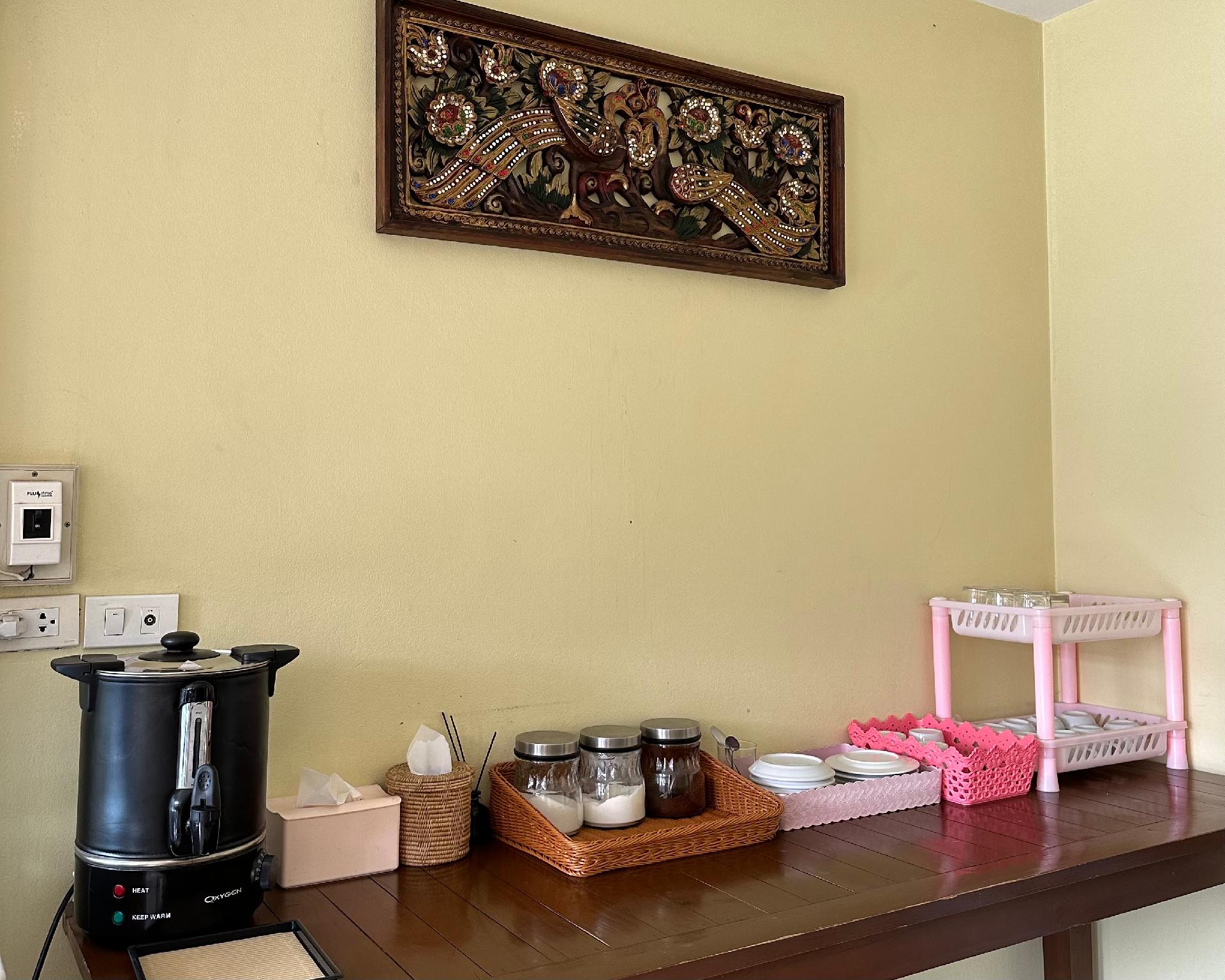 Ponburi Hotel 79/90