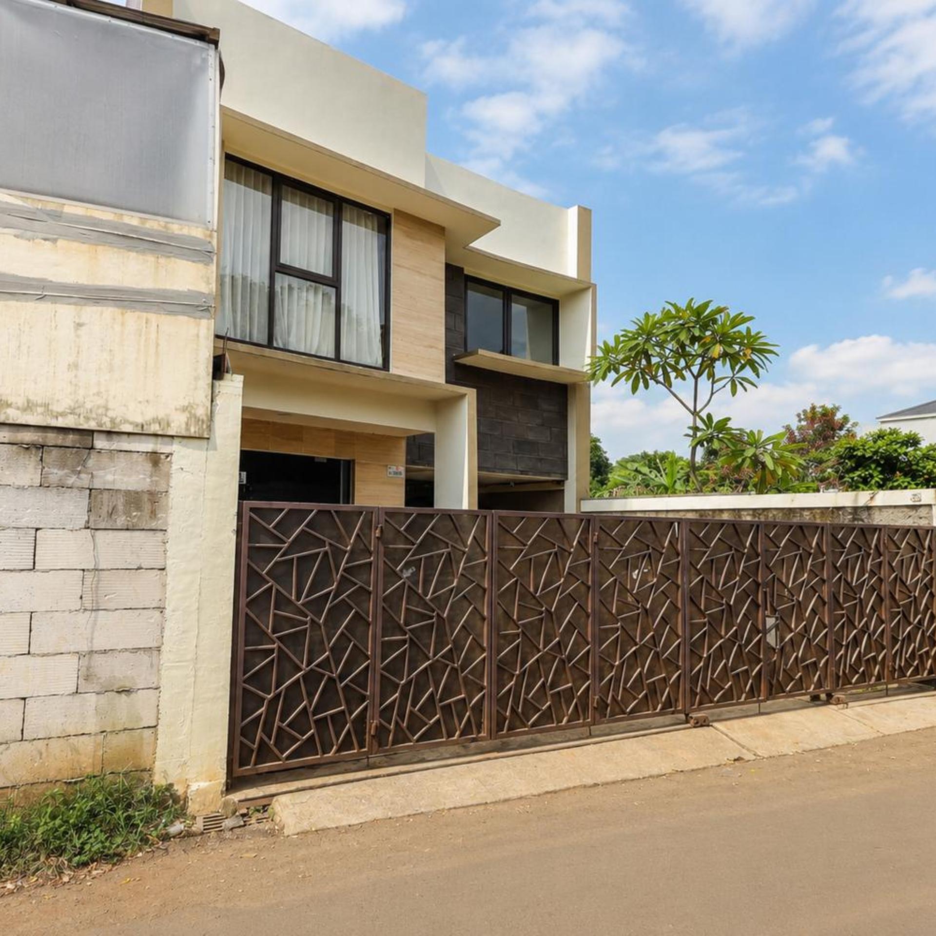 RedDoorz Syariah near Green Park Jatiwarna 6/50