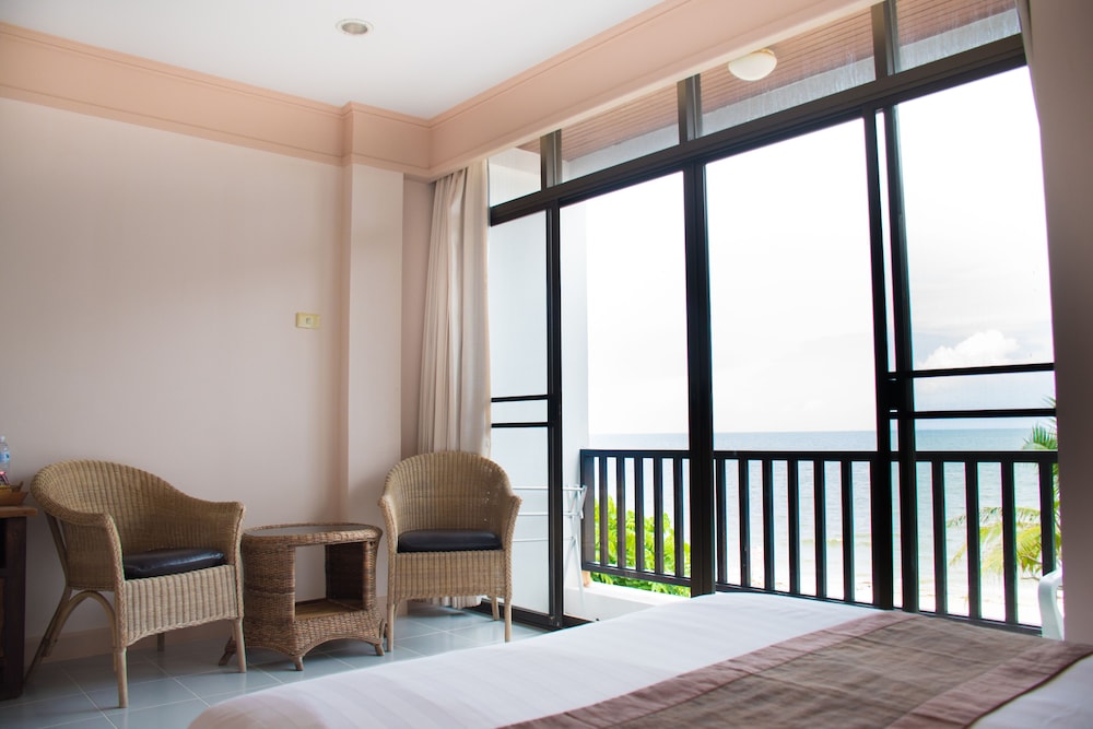 White Sand Beach Hotel Hua Hin 56/70
