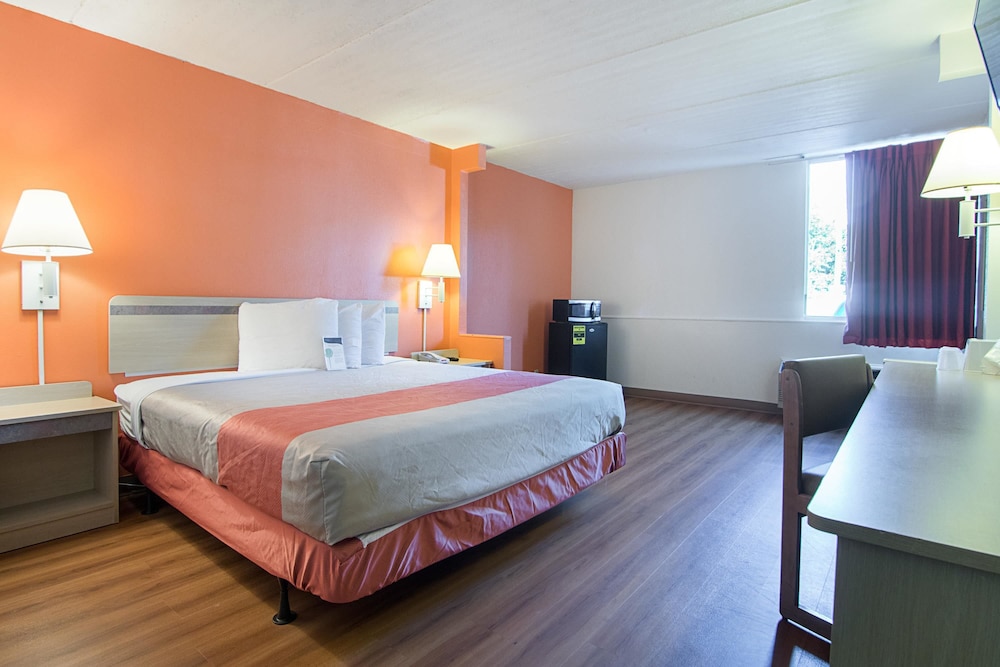 Motel6 Decatur, GA 25/55